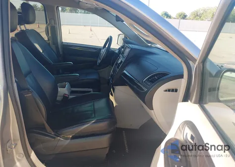 2016 Chrysler Town & Country Touring z USA, uszkodzony, nr VIN 2C4RC1BG3GR267843